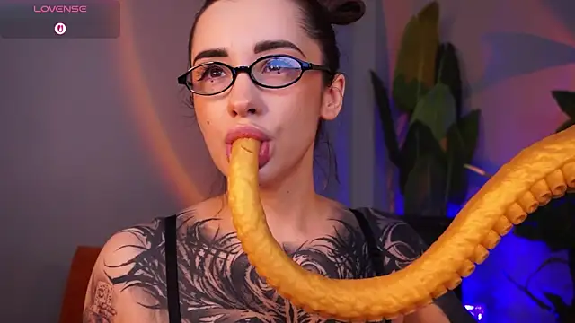 Snapshot of EvaCanton chatting on March 14, 2026, 2:06 am EvaCanton online show from March 14, 2026, 2:06 am