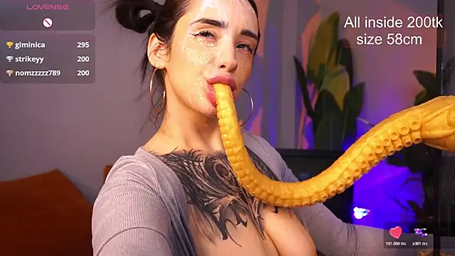 Snapshot of EvaCanton chatting on March 16, 2026, 5:44 am EvaCanton online show from March 16, 2026, 5:44 am