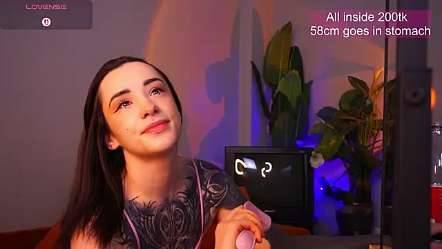 Snapshot of EvaCanton chatting on April 1, 2026, 2:01 am EvaCanton online show from April 1, 2026, 2:01 am