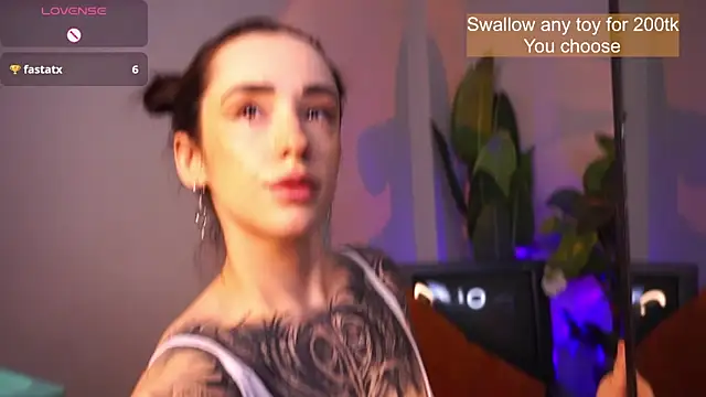 Snapshot of EvaCanton chatting on April 2, 2026, 2:09 am EvaCanton online show from April 2, 2026, 2:09 am