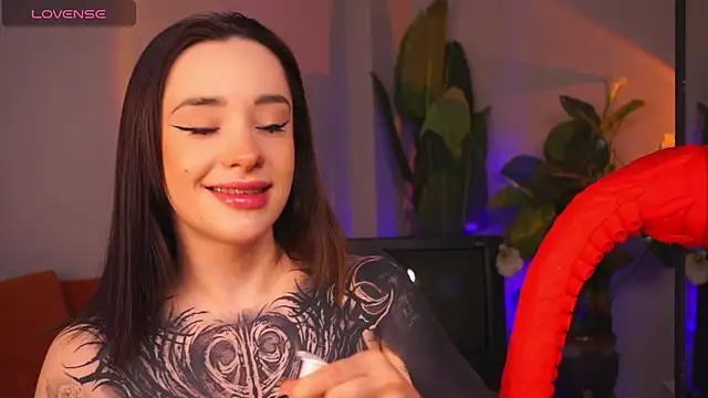 Snapshot of EvaCanton chatting on April 13, 2026, 2:06 am EvaCanton online show from April 13, 2026, 2:06 am