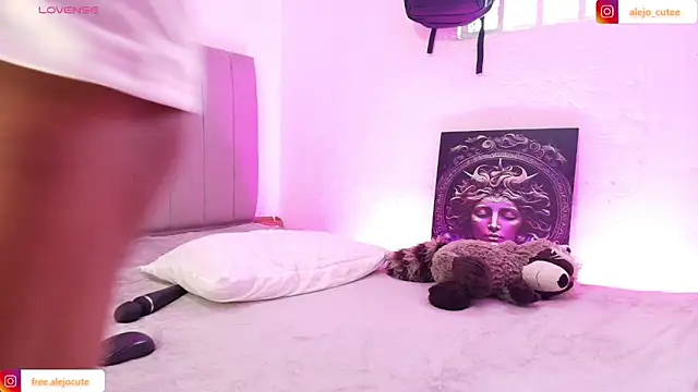 alejo cute online show from February 5, 2025, 10:12 pm