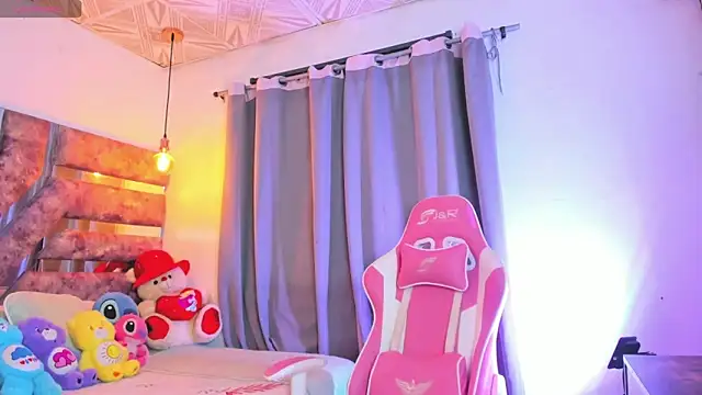 Mia coxx1 online show from January 26, 2025, 4:09 am