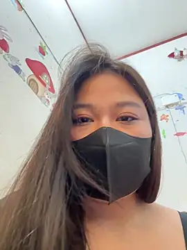 Snapshot of --Lyly-- chatting on February 28, 2026, 4:13 am --Lyly-- online show from February 28, 2026, 4:13 am