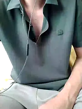 Snapshot of YAY-1 chatting on December 2, 2024, 2:20 am YAY-1 online show from December 2, 2024, 2:20 am