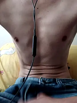 Snapshot of YAY-1 chatting on December 4, 2024, 5:05 am YAY-1 online show from December 4, 2024, 5:05 am