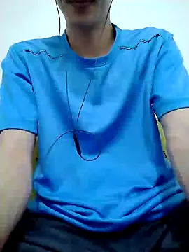 Snapshot of YAY-1 chatting on December 6, 2024, 12:05 pm YAY-1 online show from December 6, 2024, 12:05 pm