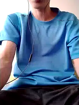 Snapshot of YAY-1 chatting on December 7, 2024, 4:20 am YAY-1 online show from December 7, 2024, 4:20 am