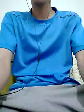 Snapshot of YAY-1 chatting on December 9, 2024, 12:19 pm YAY-1 online show from December 9, 2024, 12:19 pm