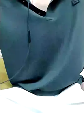 Snapshot of YAY-1 chatting on December 10, 2024, 12:05 pm YAY-1 online show from December 10, 2024, 12:05 pm