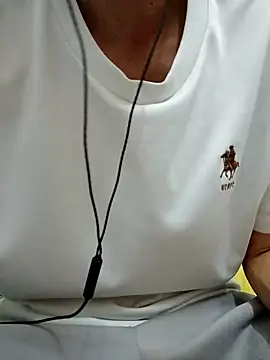 Snapshot of YAY-1 chatting on December 11, 2024, 12:23 pm YAY-1 online show from December 11, 2024, 12:23 pm