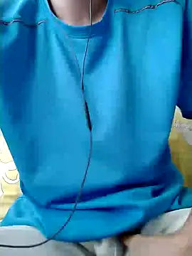 Snapshot of YAY-1 chatting on December 13, 2024, 2:21 am YAY-1 online show from December 13, 2024, 2:21 am