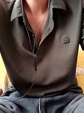 Snapshot of YAY-1 chatting on December 14, 2024, 6:24 am YAY-1 online show from December 14, 2024, 6:24 am