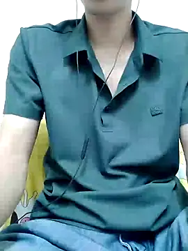 Snapshot of YAY-1 chatting on December 17, 2024, 11:39 am YAY-1 online show from December 17, 2024, 11:39 am