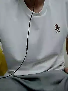 Snapshot of YAY-1 chatting on December 18, 2024, 12:18 pm YAY-1 online show from December 18, 2024, 12:18 pm