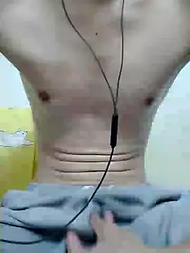 Snapshot of YAY-1 chatting on December 21, 2024, 11:55 am YAY-1 online show from December 21, 2024, 11:55 am