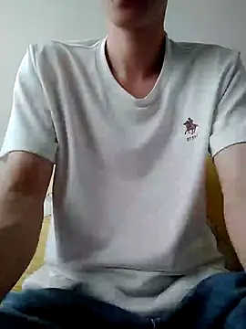 Snapshot of YAY-1 chatting on January 3, 2025, 2:21 am YAY-1 online show from January 3, 2025, 2:21 am