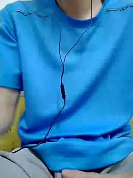 Snapshot of YAY-1 chatting on January 5, 2025, 12:21 pm YAY-1 online show from January 5, 2025, 12:21 pm