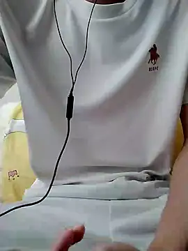 Snapshot of YAY-1 chatting on January 31, 2025, 1:54 am YAY-1 online show from January 31, 2025, 1:54 am