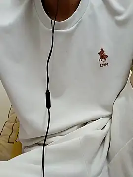 Snapshot of YAY-1 chatting on January 31, 2025, 11:46 am YAY-1 online show from January 31, 2025, 11:46 am