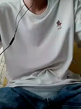 Snapshot of YAY-1 chatting on February 6, 2025, 2:44 am YAY-1 online show from February 6, 2025, 2:44 am