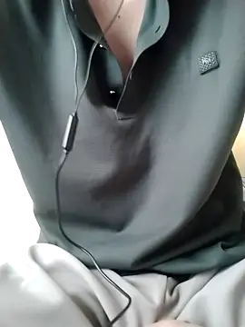 Snapshot of YAY-1 chatting on February 23, 2025, 1:46 am YAY-1 online show from February 23, 2025, 1:46 am