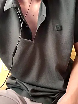 Snapshot of YAY-1 chatting on February 23, 2025, 5:01 am YAY-1 online show from February 23, 2025, 5:01 am