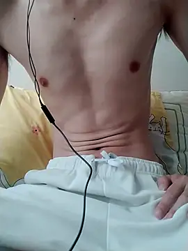 Snapshot of YAY-1 chatting on February 24, 2025, 2:40 am YAY-1 online show from February 24, 2025, 2:40 am