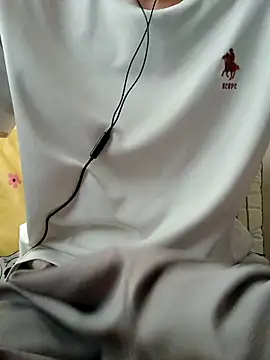 Snapshot of YAY-1 chatting on March 1, 2025, 5:20 am YAY-1 online show from March 1, 2025, 5:20 am