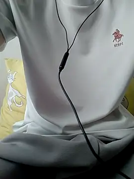 Snapshot of YAY-1 chatting on March 2, 2025, 2:30 am YAY-1 online show from March 2, 2025, 2:30 am