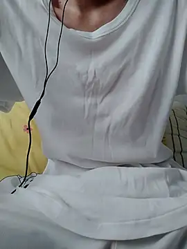 Snapshot of YAY-1 chatting on March 3, 2025, 2:36 am YAY-1 online show from March 3, 2025, 2:36 am