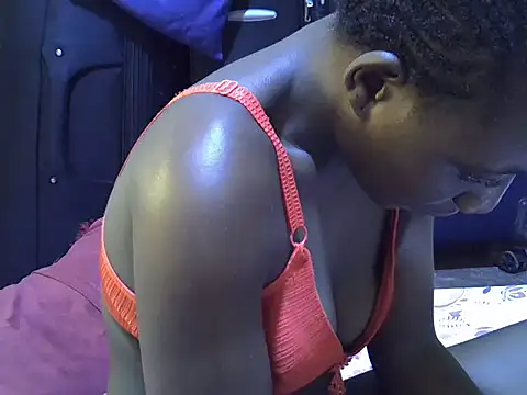 Snapshot of Adaline-Paris chatting on October 25, 2025, 7:27 am Adaline-Paris online show from October 25, 2025, 7:27 am