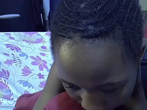 Snapshot of Adaline-Paris chatting on November 3, 2025, 12:06 pm Adaline-Paris online show from November 3, 2025, 12:06 pm