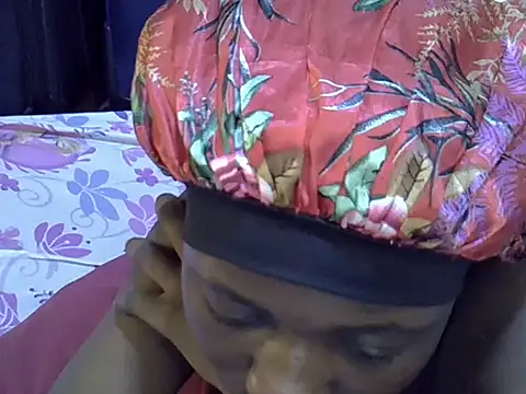 Snapshot of Adaline-Paris chatting on November 21, 2025, 3:38 am Adaline-Paris online show from November 21, 2025, 3:38 am