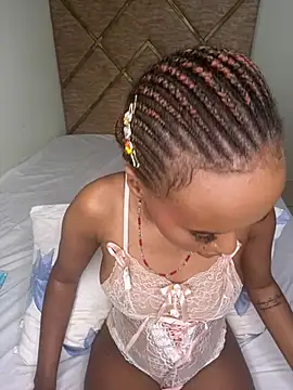 Snapshot of Star_Light2 chatting on December 14, 2024, 11:29 am Star Light2 online show from December 14, 2024, 11:29 am