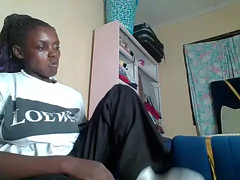 awino001 online show from April 5, 2026, 10:18 pm