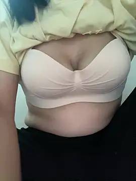 Milk Mom99 online show from February 6, 2026, 6:40 am