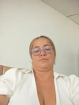 natally ross21 online show from October 25, 2025, 2:02 pm