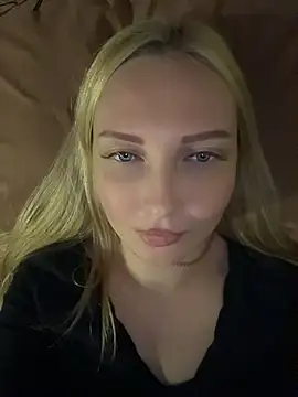 Snapshot of Aleksandrakis chatting on May 26, 2026, 7:54 pm Aleksandrakis online show from May 26, 2026, 7:54 pm