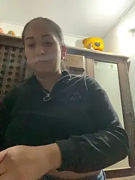 luna asss online show from May 6, 2026, 1:14 am