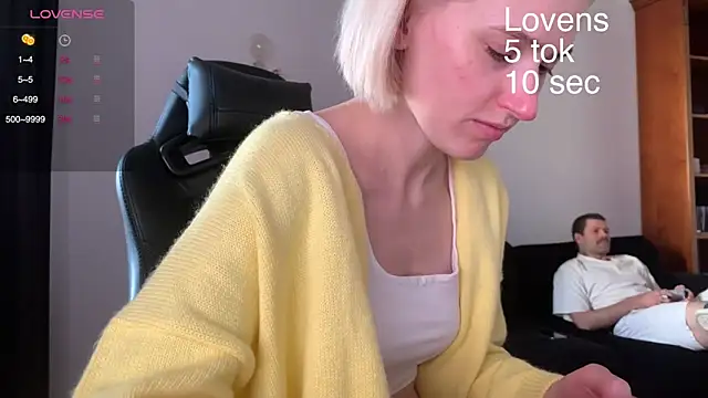 Snapshot of Sexy_Sweets chatting on September 14, 2025, 11:42 am Sexy Sweets online show from September 14, 2025, 11:42 am