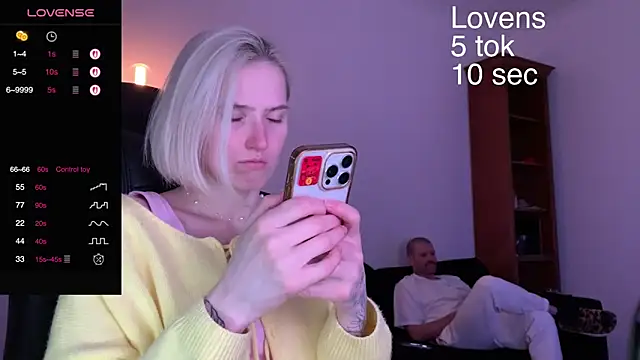 Snapshot of Sexy_Sweets chatting on September 27, 2025, 3:39 pm Sexy Sweets online show from September 27, 2025, 3:39 pm