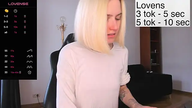 Snapshot of Sexy_Sweets chatting on October 29, 2025, 9:44 am Sexy Sweets online show from October 29, 2025, 9:44 am