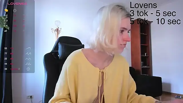 Snapshot of Sexy_Sweets chatting on October 30, 2025, 11:11 am Sexy Sweets online show from October 30, 2025, 11:11 am