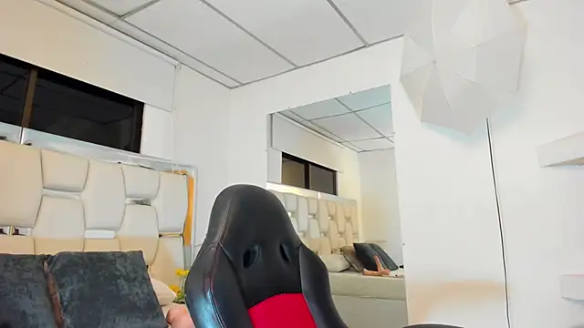 Naomi-Haruno online show from January 24, 2025, 4:16 am