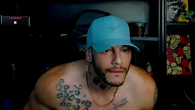 Snapshot of RickG_Oficial chatting on November 21, 2025, 10:30 pm RickG Oficial online show from November 21, 2025, 10:30 pm