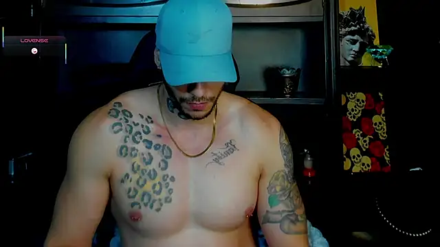 Snapshot of RickG_Oficial chatting on November 29, 2025, 12:24 am RickG Oficial online show from November 29, 2025, 12:24 am