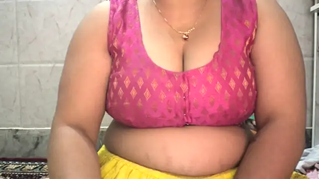 Snapshot of Gulaboo_bhabi chatting on November 14, 2025, 1:26 am Gulaboo bhabi online show from November 14, 2025, 1:26 am
