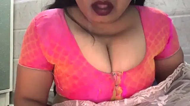 Snapshot of Gulaboo_bhabi chatting on November 16, 2025, 12:38 am Gulaboo bhabi online show from November 16, 2025, 12:38 am