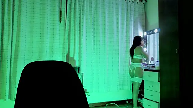 Snapshot of Zoe--khalL chatting on May 12, 2026, 4:09 am Zoe--khalL online show from May 12, 2026, 4:09 am